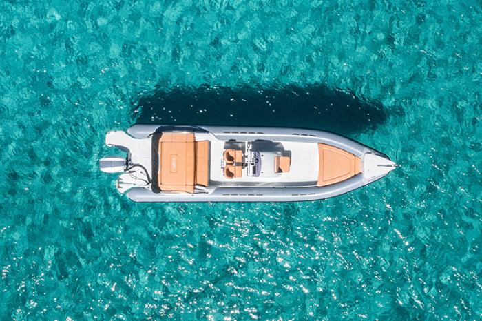 chania-boat-tours-skipper-2